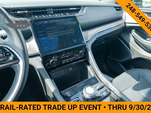 Used 2023 Jeep Grand Cherokee Overland AWD/4WD image 17