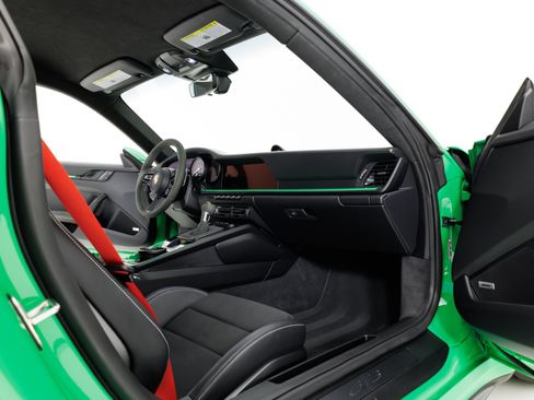 Used 2022 Porsche 911 GT3 RWD image 38