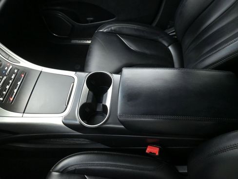 Used 2019 Lincoln Nautilus Premier image 18