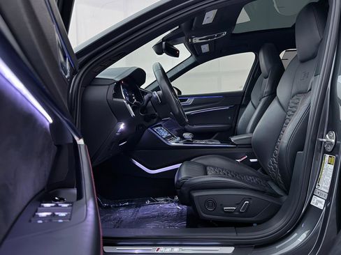 Used 2022 Audi RS 6 w/ Executive Package image 22