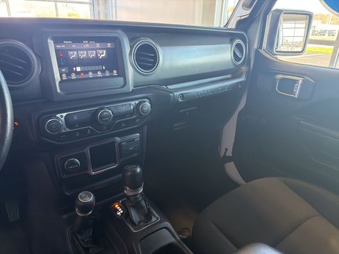 Used 2022 Jeep Wrangler Sport image 21
