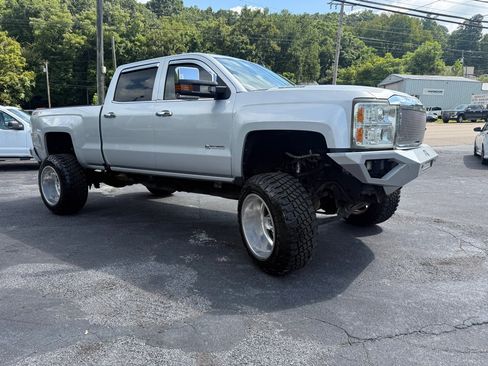 Used 2015 Chevrolet Silverado 2500 LTZ w/ Duramax Plus Package AWD/4WD image 6