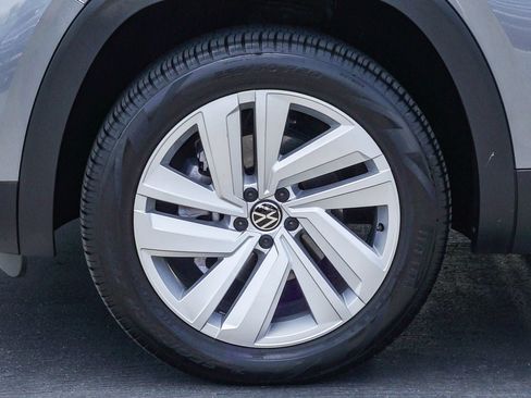 Certified 2023 Volkswagen Atlas Cross Sport SE FWD image 12