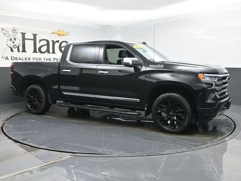 Used 2022 Chevrolet Silverado 1500 High Country w/ High Country Premium Package image 6