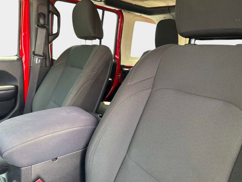 Used 2018 Jeep Wrangler Unlimited Sport S AWD/4WD image 18