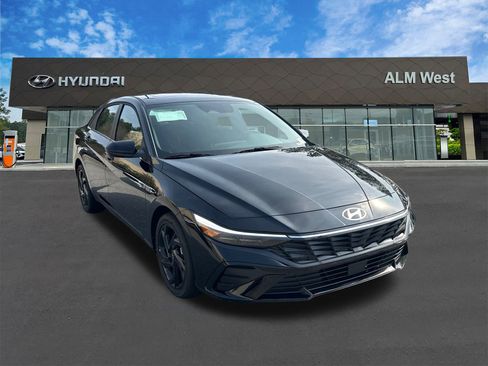 Used 2026 Hyundai Elantra SEL Sport image 3