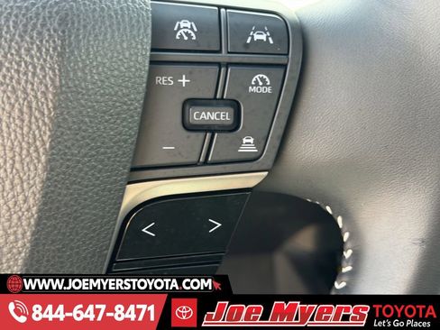 Used 2025 Toyota Camry SE image 23