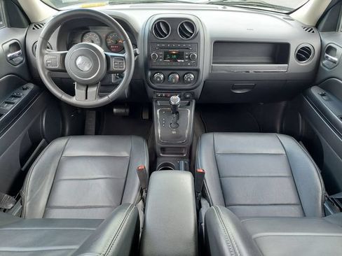 Used 2017 Jeep Patriot High Altitude FWD image 3