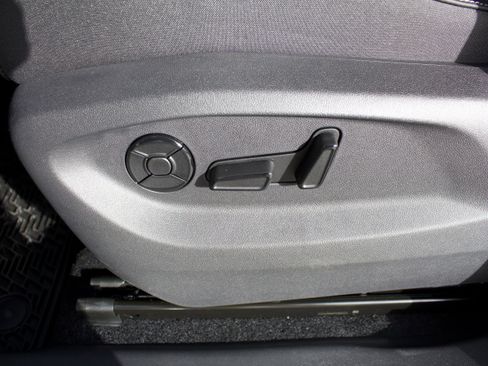 New 2026 Volkswagen Tiguan SE R-Line AWD/4WD image 13
