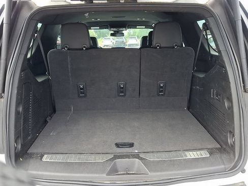 Used 2023 Chevrolet Suburban Premier RWD image 22