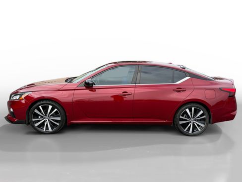Used 2021 Nissan Altima 2.5 SR w/ SR Premium Package FWD image 2