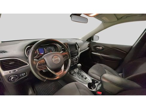 Used 2020 Jeep Cherokee Latitude w/ Cold Weather Group image 10