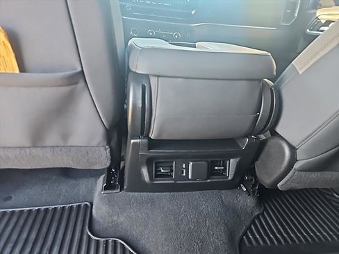 Used 2022 GMC Sierra 1500 Elevation image 11