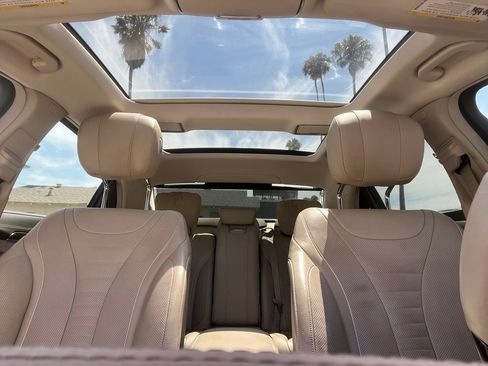 Used 2019 Mercedes-Benz S 560 Sedan image 31
