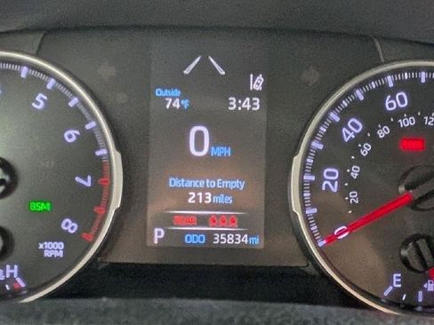 Used 2020 Toyota RAV4 XLE w/ Convenience Package AWD/4WD image 19