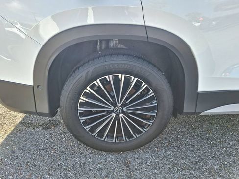 Used 2026 Volkswagen Tiguan S FWD image 29