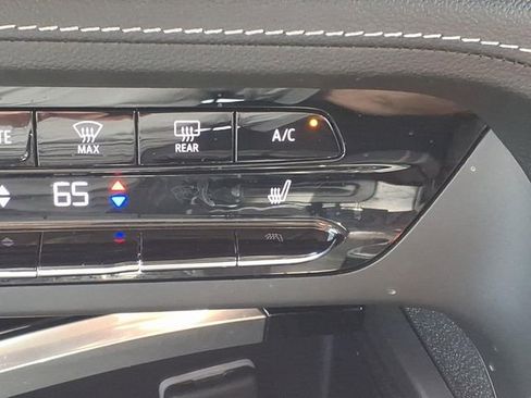 Used 2023 Buick Envision Preferred FWD image 19