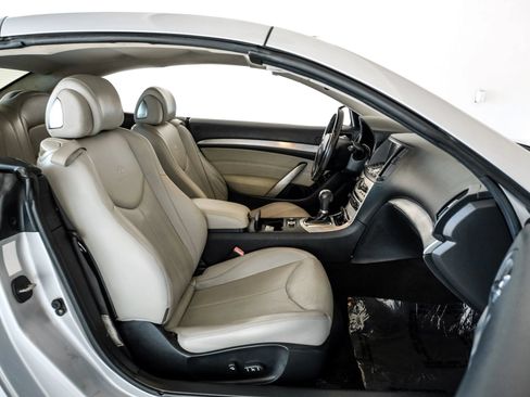 Used 2009 INFINITI G37 Convertible w/ Premium Pkg RWD image 30
