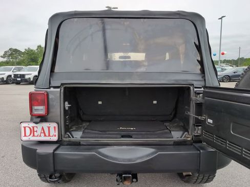 Used 2017 Jeep Wrangler Sport w/ Quick Order Package 24S AWD/4WD image 5