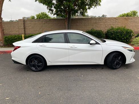 Used 2021 Hyundai Elantra SEL FWD image 6
