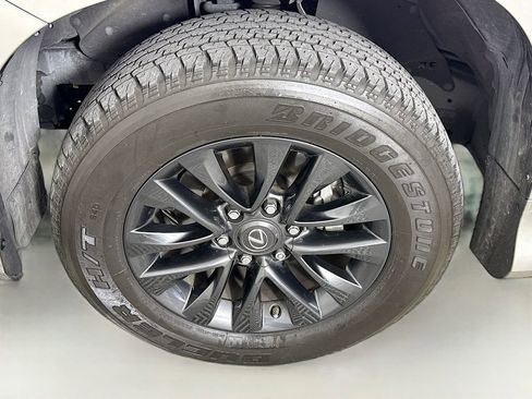 Certified 2023 Lexus GX 460 Premium w/ Premium Plus Package image 32