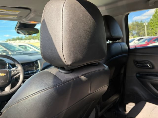 Used 2021 Chevrolet Trax LT AWD/4WD image 18