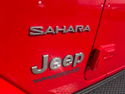 Used 2020 Jeep Wrangler Unlimited Sahara AWD/4WD image 8