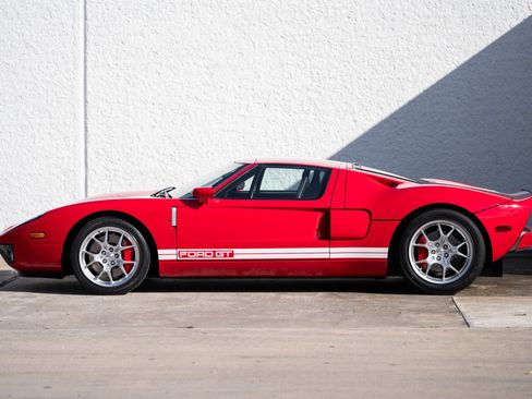Used 2005 Ford GT image 4