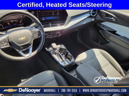 Used 2025 Chevrolet Trax LT w/ LT Convenience Package FWD image 23
