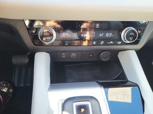 Used 2022 Mitsubishi Outlander SEL image 36