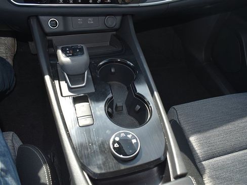 Used 2023 Nissan Rogue SV AWD/4WD image 20