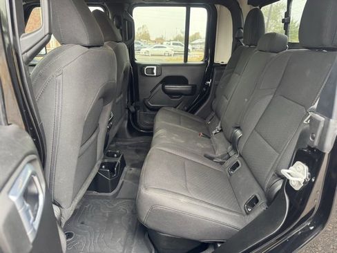 Used 2023 Jeep Gladiator Sport image 10