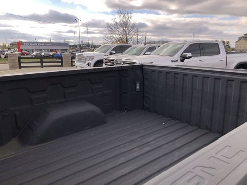 Used 2021 GMC Sierra 1500 Elevation w/ LPO, Elevation Black Package image 9