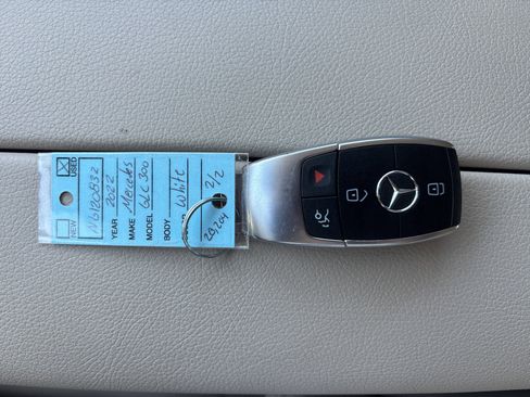 Used 2022 Mercedes-Benz GLC 300 4MATIC image 21