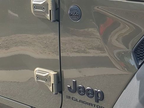 New 2025 Jeep Gladiator Sport image 12