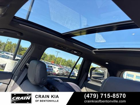 Used 2024 Cadillac XT6 Luxury AWD/4WD image 4
