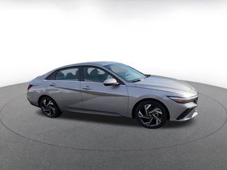 Used 2025 Hyundai Elantra SEL FWD video 2