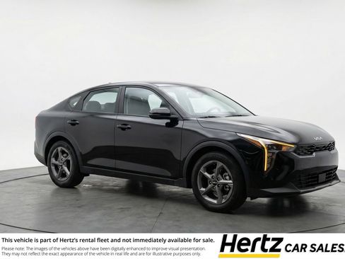 Used 2025 Kia K4 LXS image 1