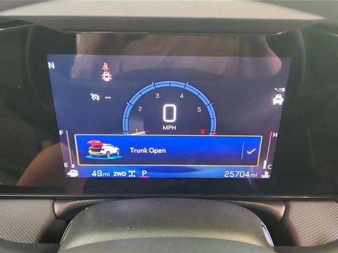 Used 2025 Chevrolet TrailBlazer LT AWD/4WD image 25