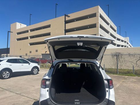 Used 2025 Kia Sportage LX image 29