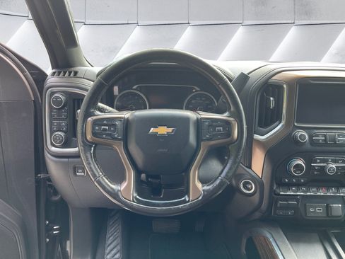 Used 2022 Chevrolet Silverado 1500 High Country w/ Technology Package AWD/4WD image 13