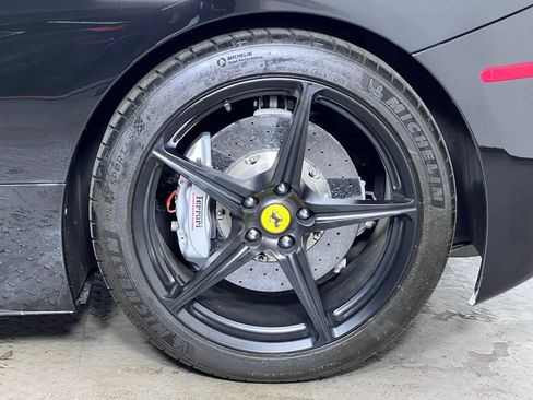 Used 2013 Ferrari 458 Italia Coupe RWD image 12