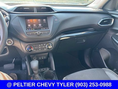 Used 2022 Chevrolet TrailBlazer LT FWD image 13