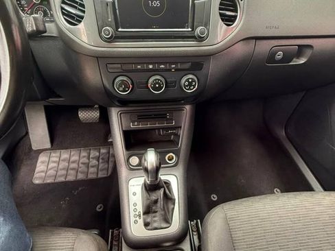 Used 2017 Volkswagen Tiguan Limited w/ Premium Package AWD/4WD image 20