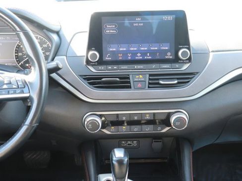 Used 2023 Nissan Altima 2.5 SR image 14