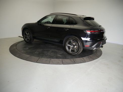 New 2026 Porsche Macan AWD/4WD image 3