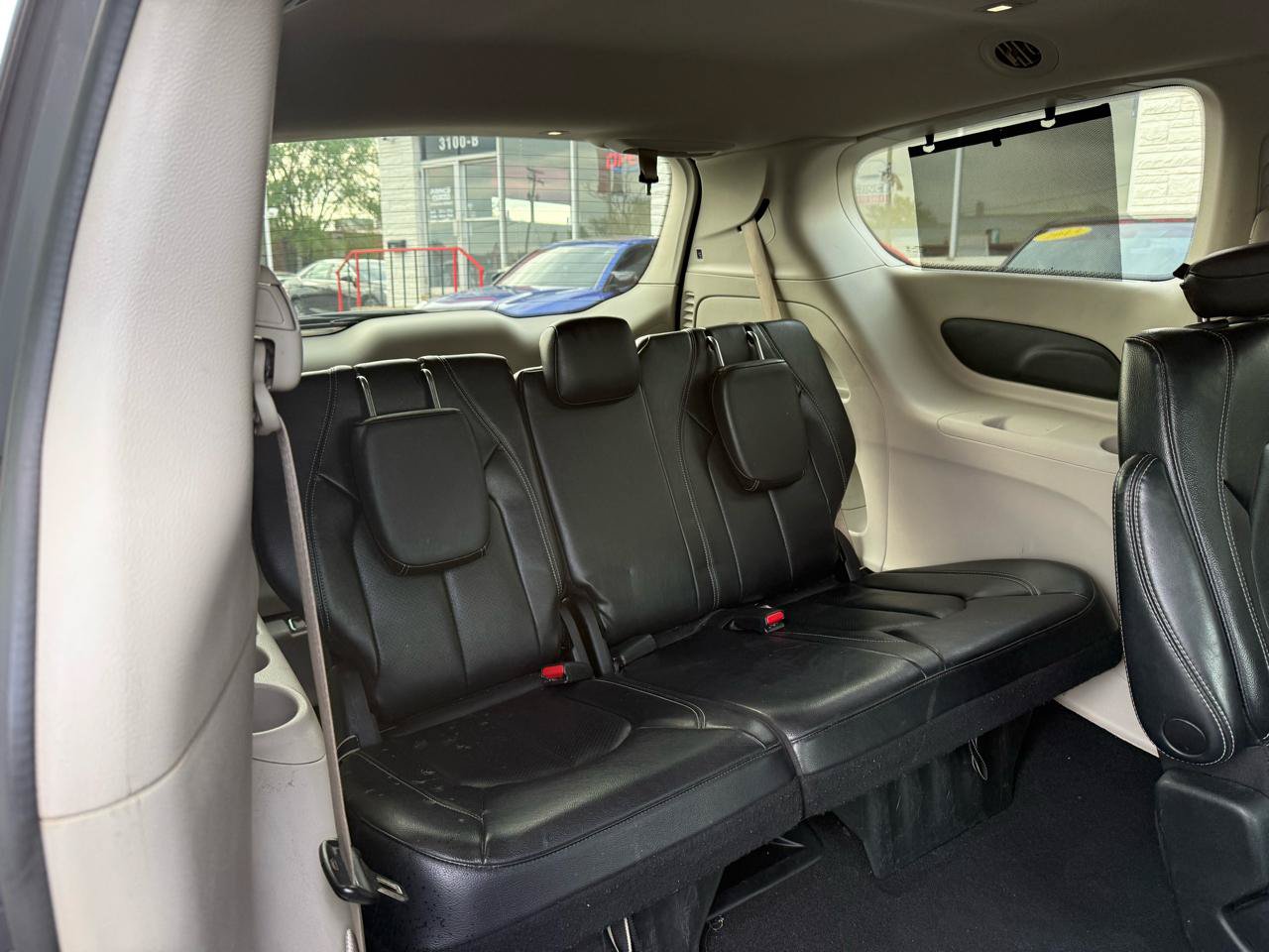 Used 2022 Chrysler Pacifica Touring-L FWD image 14
