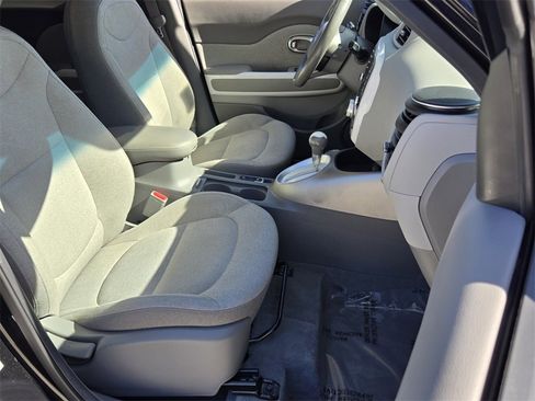 Used 2018 Kia Soul EV image 17