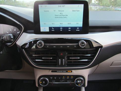 Used 2020 Ford Escape SE image 34