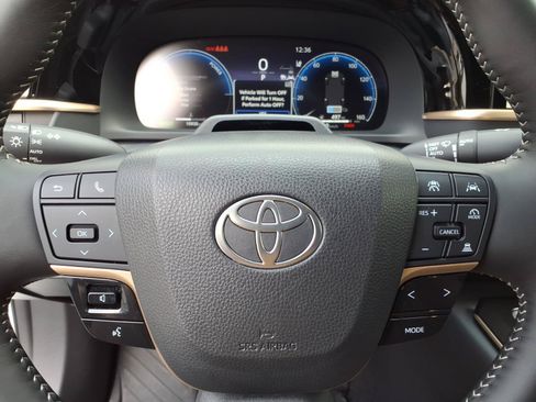 Used 2025 Toyota Crown w/ Advanced Technology Package AWD/4WD image 8